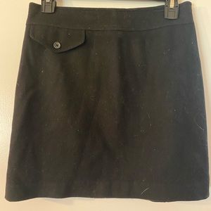 Banana Republic short black skirt